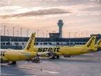 ​El fin de Spirit Airlines demuestra que el modelo 'low-cost' no aguanta un barril de petróleo por las nubes 