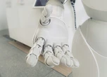 Este robot trabajaba en un ayuntamiento surcoreano y salió mal: acabó tirándose por la escalera 