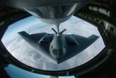 Los bombarderos B-2 contra Irán no se veían, pero los repostajes los 'delataron': cómo FlightRadar dejó intuir el ataque de EEUU 