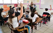 México entrega becas para estudiar, pero los estudiantes las usan para algo más urgente: sobrevivir 