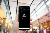 Salva, el 'sintecho' que pasó de vivir en Barajas a trabajar en un hotel asturiano, dejó su empleo: ahora se centra en su TikTok 