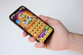 Ante trabajos con condiciones malas, los hombres de la Gen Z deciden apostar sus sueldos en juego online. No está yendo nada bien 