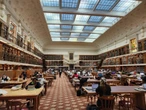 Tener contrato indefinido a tiempo completo poco después de graduarse en España es posible, a pesar de todo. Solo con algunos estudios 