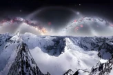 Una fotógrafa escaló 4,000 metros en los Alpes para tomar una foto imposible: el doble arco de la Vía Láctea 