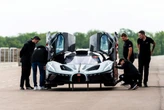 Este youtuber tiene un auto de lujo de 4 millones, pero para conducirlo debe pagar 7,000 euros cada 58 kilómetros 