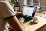 Esta extensión para Chrome y Edge permite hacer algo inusual que Google nunca ha permitido: buscar fácilmente en otros países