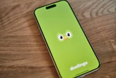 Duolingo quiso sustituir humanos con IA y desató un escándalo: ahora admite que no puede prescindir de ellos 
