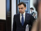 Podatek wojenny zamiast 800 plus? Domański nie ma wątpliwości w tej sprawie