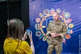 Українські захисники разом із зірками у вересні заспівали в Києві колядки та щедрівки. Хто їх на це вмовив