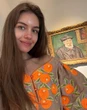 Як виглядає ексдружина Комарова в одному й тому ж образі до і піля розлучення. Фото