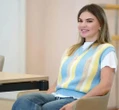 "Що в неї з рилом?" Схожа на воскову ляльку коханка Путіна вийшла на люди в жовто-синьому вбранні. Фото
