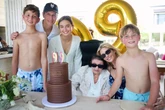 Першій тещі Трампа виповнилося 99 років. Свіжі фото зі святкування