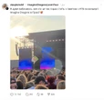 Українки на концерті Imagine Dragons підняли пакет АТБ, щоб не загубитись у натовпі. Мережа вибухнула жартами