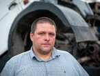 Посадовець у Харкові забронював понад 400 чоловіків. Його дружина купила дві нові Tesla – ХАЦ