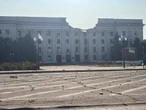 РФ масово обстріляла Херсон, багато руйнувань. Бомба рознесла частину ОВА. Фото