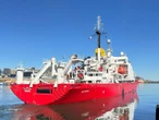 Український криголам вирушив в Антарктиду розгадувати таємниці "гарячих хвиль". Фоторепортаж