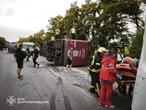 У Дніпропетровській області перекинувся двоповерховий автобус, є жертва й десятки поранених. Фото