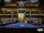 Нобелівську премію із хімії здобули творці кристалів для захоплення і зберігання речовин