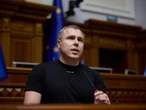 Нардеп Костенко про 18–22-річних українців: Що з ними робити, щоб вони не виїжджали? Закрити кордони