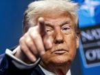 "Повір, я це зроблю". Трамп на закритій зустрічі розповів, як погрожував Путіну розбомбити Москву "до чорта" через Україну. Аудіо