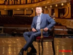 "Налив мені віскі, довелося випити". Солов'яненко розповів, як високопосадовець намагався влаштувати до нього в оперу свою протеже G