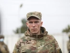 Паламар: Якось бачу: Редис злючий, як чорт! “Що сталося?” – “Ти уявляєш? Мені сказали, що можуть мене евакуювати на велику землю. Як мені могли таке запропонувати?!” G