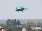 "Після третього кола почула вибух". На Волині на житловий будинок упав боєприпас із винищувача. Відео