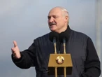 Лукашенко заявив, що війна скоро "устаканиться". Він закликав Україну "з'єднувати береги"
