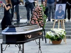 Людина, яка не знала слова "ні". У Києві попрощалися із закатованою журналісткою Рощиною, її поховають на Байковому