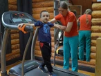 "Він дуже хотів вижити". П'ятирічний Михайло з Запоріжжя пройшов курс реабілітації від Фонду Ріната Ахметова