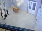 В ТЦК на Закарпатті заявили, що чоловіку у них "раптово стало зле", і показали відео, де не вистачає секунд