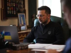 "Щоб РФ знову не навʼязала нереалістичних умов". Зеленський поговорив із Макроном і Санчесом