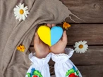 Із російської окупації в Україну повернули підлітка, яку били за те, що вона носила вишиванку