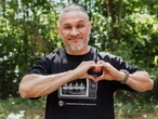 "Батьком я поки що не став, але моя дівчинка вагітна". 52-річний Хіменес-Браво повідомив про швидке поповнення в його сім'ї