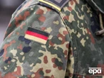На польсько-німецькому кордоні знайшли незвичні листівки. Кожного, хто її знайшов, просять звернутися до військових