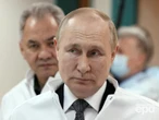 Путін заявив, що відмовився носити окуляри й тепер "вільно читає". Офтальмолог спробував заперечити