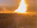 "Будинок струснуло, руки тремтять". Вибухнув російський газопровід у Сибіру. Відео