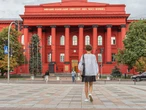 18-річні українці повертають з-за кордону, бо в Україні цікавіше жити. Міносвіти заявило про нову тенденцію