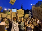 "Безцінний досвід". Безуглій сподобалося на мітингу, де їй кричали йти геть й закликали скласти мандат