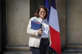 La ministre des Sports et les pierres magiques : un symbole de la déliquescence du politique
