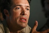 Ventes de livres : Nicolas Bedos et Louis Sarkozy ont-ils réussi leur promo ?