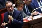 Quand la France est obnubilée par ses retraites et en oublie les menaces du monde, par Marion Van Renterghem