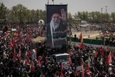 Iran : les funérailles de Khamenei, un "spectacle" indécent au service de la vengeance