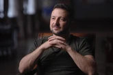 "Zelensky", un documentaire pour l’Histoire : "Entre un appel de sa maman et un de Trump, il choisira 'Mama'"
