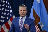 Ukraine : Pete Hegseth a omis d’informer la Maison-Blanche de l’arrêt des livraisons d’armes