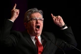 "Bloquons tout", destitution d’Emmanuel Macron : pourquoi Jean-Luc Mélenchon renoue avec le dégagisme