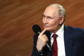 Un ex-agent de la CIA sur les dessous de la relation Poutine-Trump : "L’un flatte, l’autre improvise"