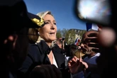 "Si on continue à nier en bloc…" : les doutes de Marine Le Pen et de ses proches sur sa défense
