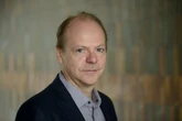 Patrick Boucheron, l’historien qui bouscule le Collège de France : comment il pousse une professeure favorable au hijab à l’école