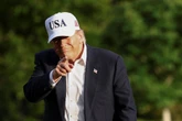 Guerre en Iran : Donald Trump suspend une attaque mais maintient la pression